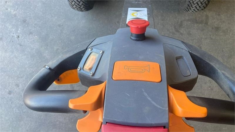 Twinca E-500 Plus - Elektrisk - Mini istovarivač: slika Twinca E-500 Plus - Elektrisk - Mini istovarivač Twinca E-500 Plus - Elektrisk - Mini istovarivač: slika Twinca E-500 Plus - Elektrisk - Mini istovarivač