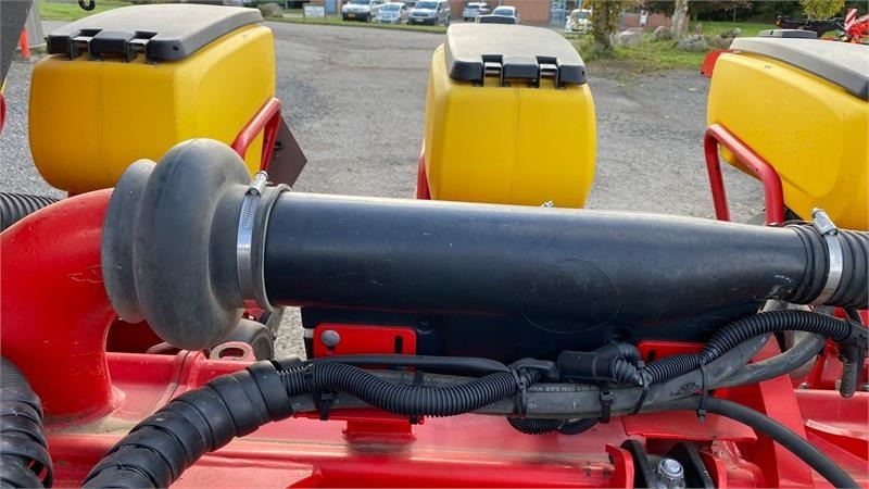 Vaderstad Tempo F 8RK. - Sijačica: slika Vaderstad Tempo F 8RK. - Sijačica Vaderstad Tempo F 8RK. - Sijačica: slika Vaderstad Tempo F 8RK. - Sijačica