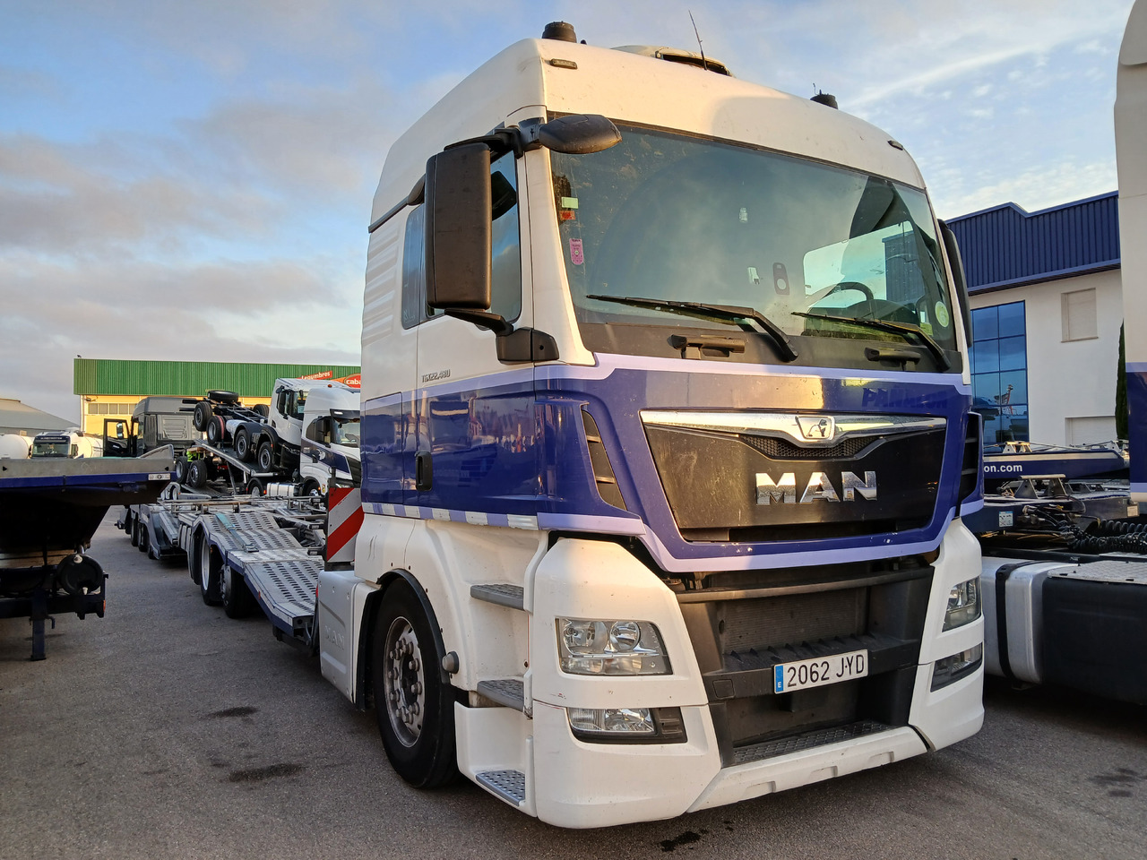 MAN TGX 18.480 - Kamion-šasija: slika MAN TGX 18.480 - Kamion-šasija MAN TGX 18.480 - Kamion-šasija: slika MAN TGX 18.480 - Kamion-šasija
