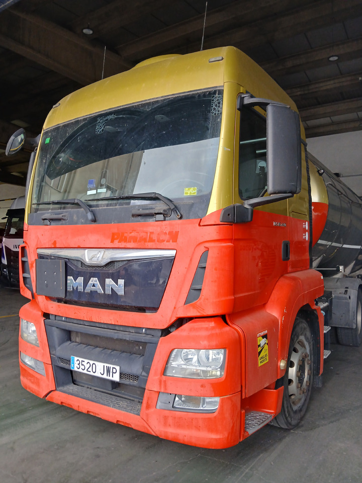 MAN TGS 18.440 - Tegljač: slika MAN TGS 18.440 - Tegljač MAN TGS 18.440 - Tegljač: slika MAN TGS 18.440 - Tegljač