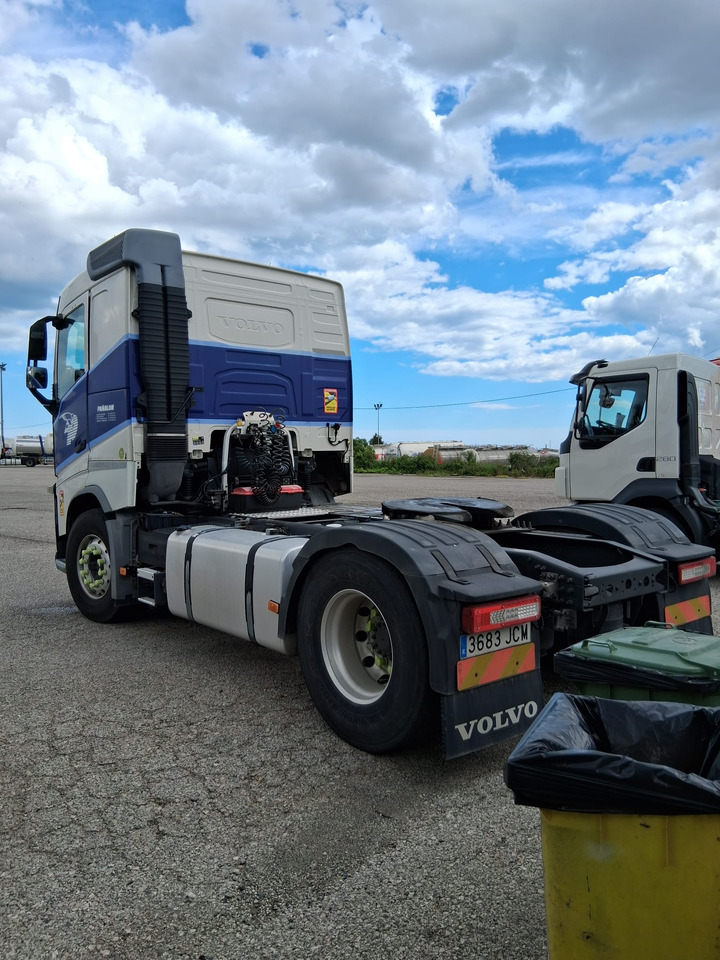Volvo FH12 - Tegljač: slika Volvo FH12 - Tegljač Volvo FH12 - Tegljač: slika Volvo FH12 - Tegljač