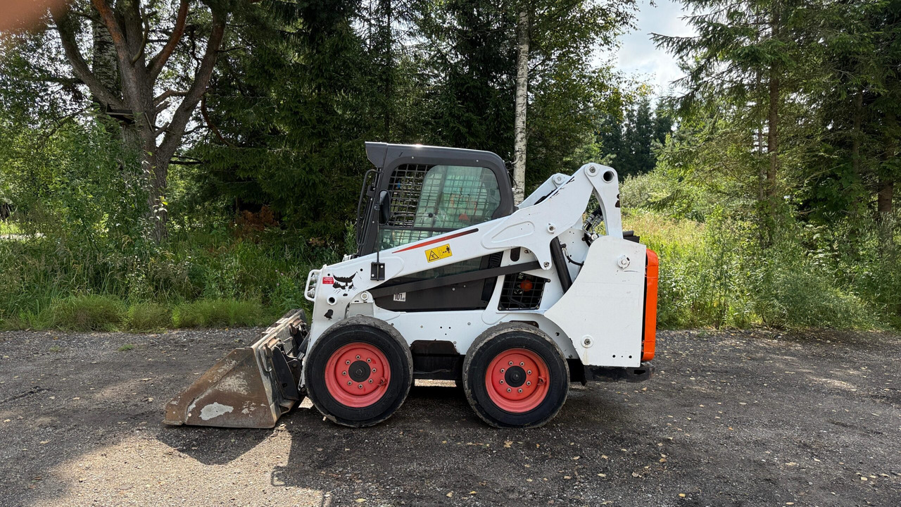 BOBCAT S530 - Mini utovarivač: slika BOBCAT S530 - Mini utovarivač BOBCAT S530 - Mini utovarivač: slika BOBCAT S530 - Mini utovarivač