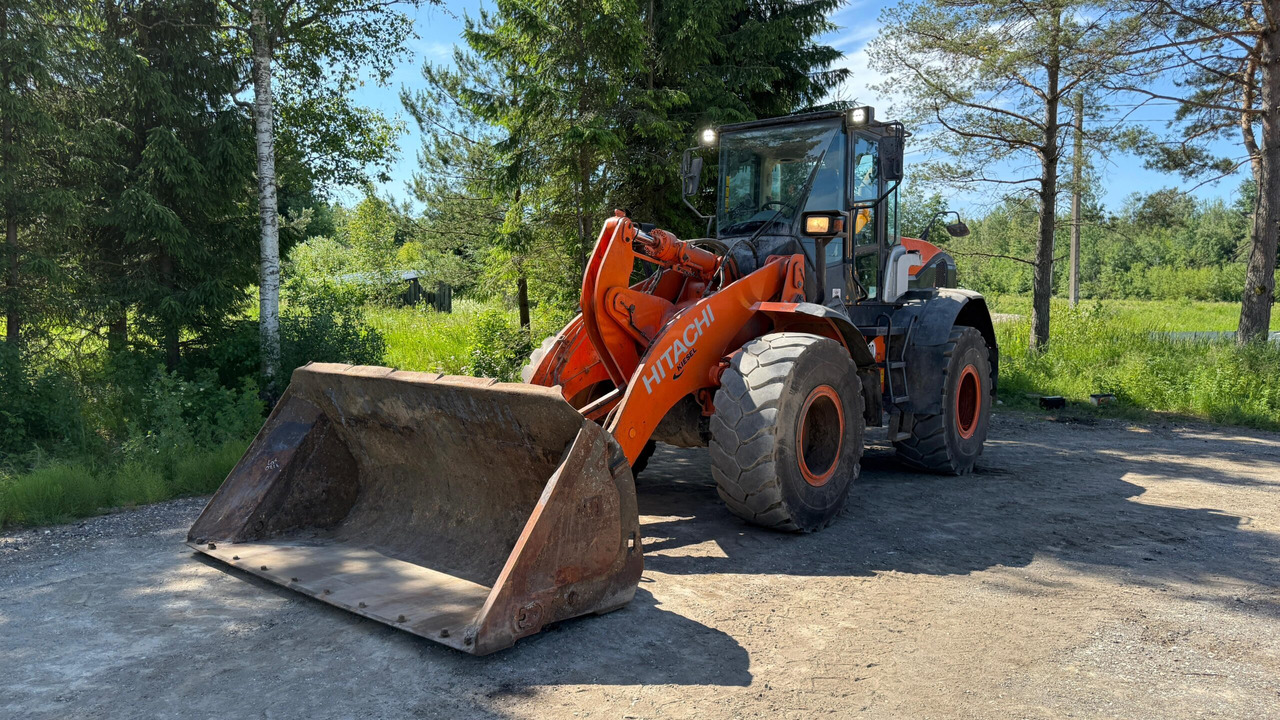 Hitachi ZW140 - Utovarivač na kotačima: slika Hitachi ZW140 - Utovarivač na kotačima Hitachi ZW140 - Utovarivač na kotačima: slika Hitachi ZW140 - Utovarivač na kotačima