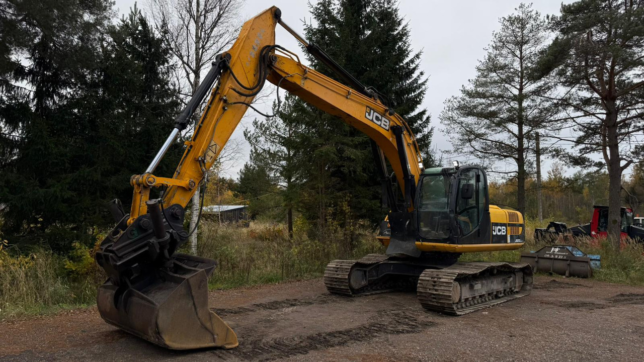 JCB JS210LC - Bager gusjeničar: slika JCB JS210LC - Bager gusjeničar JCB JS210LC - Bager gusjeničar: slika JCB JS210LC - Bager gusjeničar