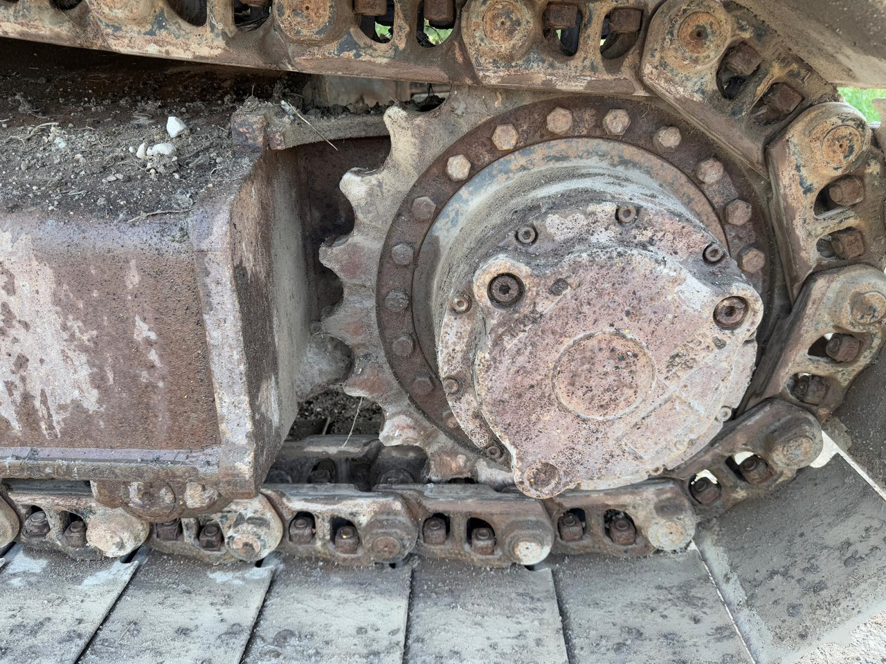 Bager gusjeničar New Holland E 215: slika Bager gusjeničar New Holland E 215 Bager gusjeničar New Holland E 215: slika Bager gusjeničar New Holland E 215