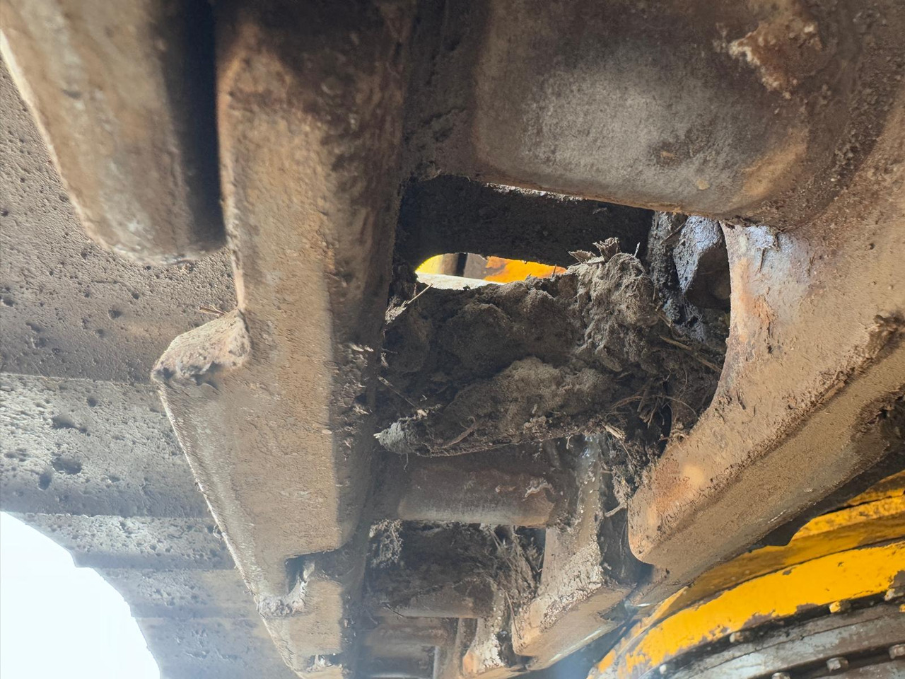 Bager gusjeničar New Holland E 215: slika Bager gusjeničar New Holland E 215 Bager gusjeničar New Holland E 215: slika Bager gusjeničar New Holland E 215