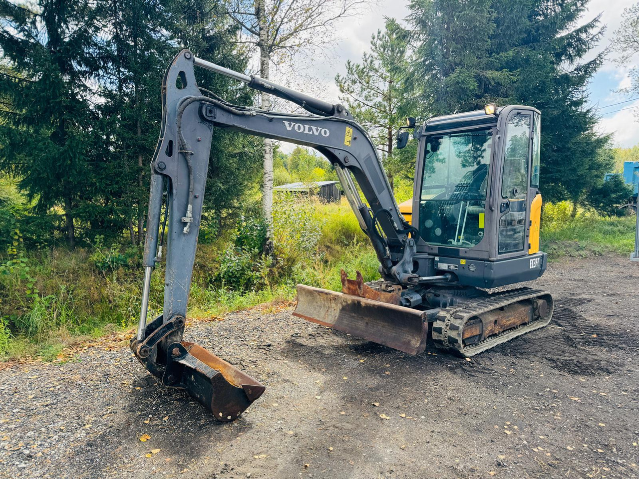 VOLVO EC35C - Mini bager: slika VOLVO EC35C - Mini bager VOLVO EC35C - Mini bager: slika VOLVO EC35C - Mini bager