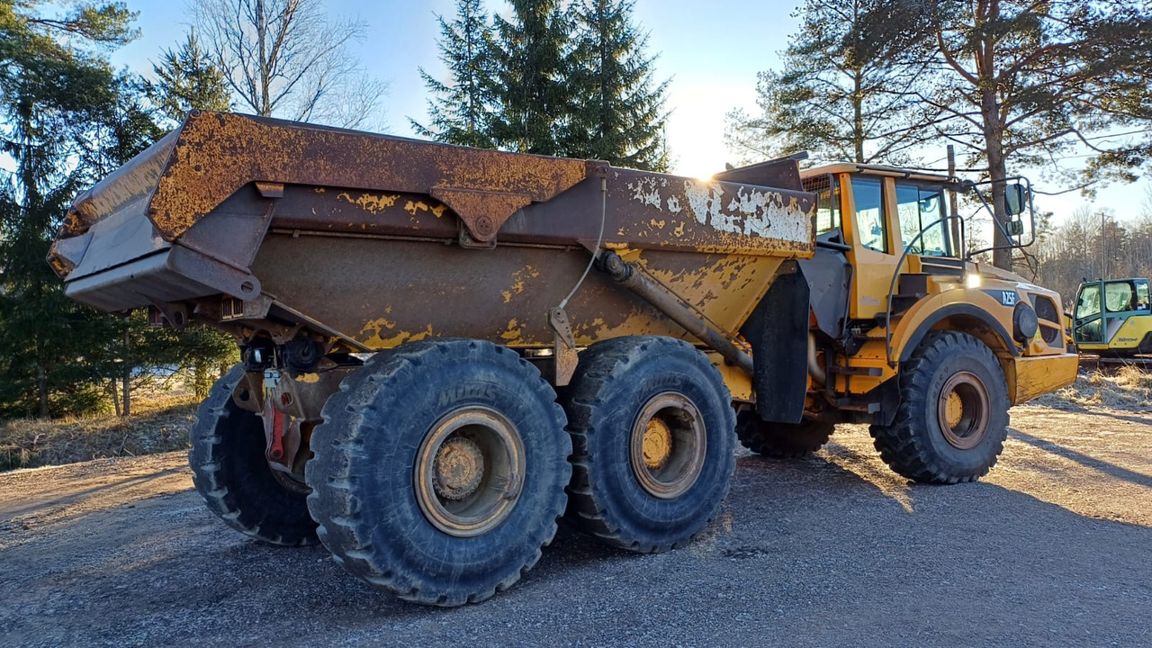 Volvo A25F - Zglobni istovarivač: slika Volvo A25F - Zglobni istovarivač Volvo A25F - Zglobni istovarivač: slika Volvo A25F - Zglobni istovarivač