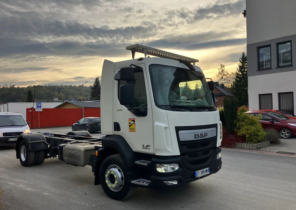 DAF Daf FL 16.250 euro 6 ramo do zabudowy - Kamion-šasija: slika DAF Daf FL 16.250 euro 6 ramo do zabudowy - Kamion-šasija DAF Daf FL 16.250 euro 6 ramo do zabudowy - Kamion-šasija: slika DAF Daf FL 16.250 euro 6 ramo do zabudowy - Kamion-šasija