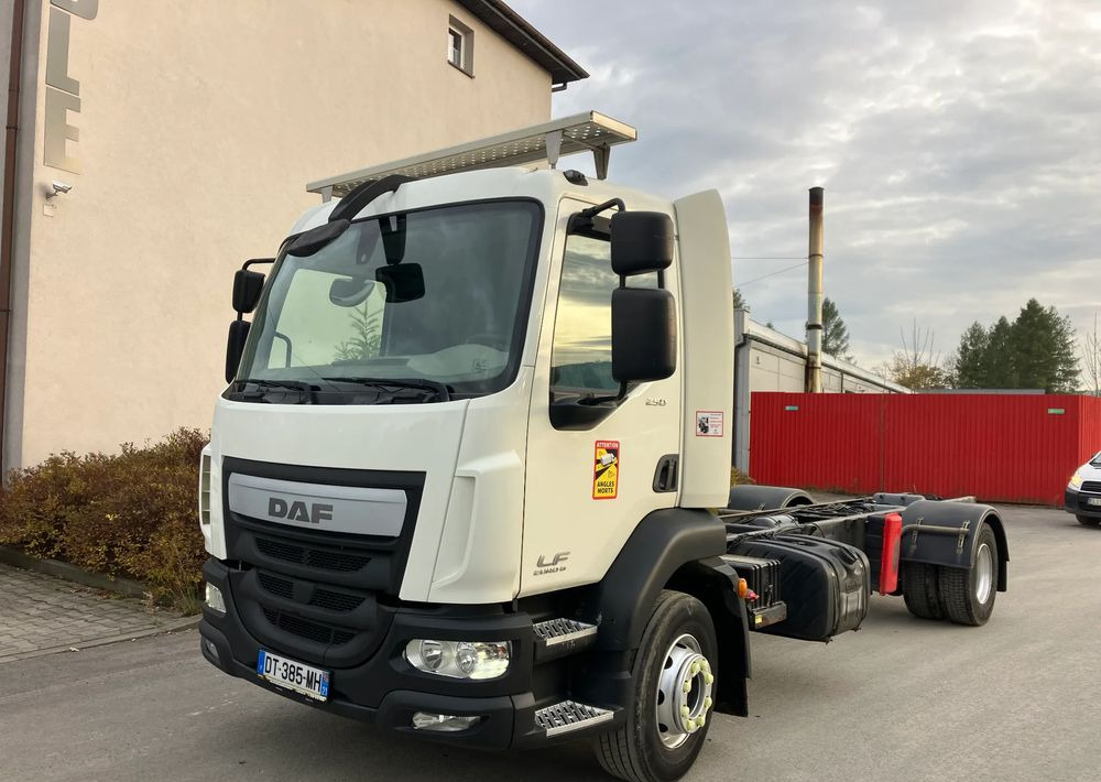 DAF Daf FL 16.250 euro 6 ramo do zabudowy - Kamion-šasija: slika DAF Daf FL 16.250 euro 6 ramo do zabudowy - Kamion-šasija DAF Daf FL 16.250 euro 6 ramo do zabudowy - Kamion-šasija: slika DAF Daf FL 16.250 euro 6 ramo do zabudowy - Kamion-šasija
