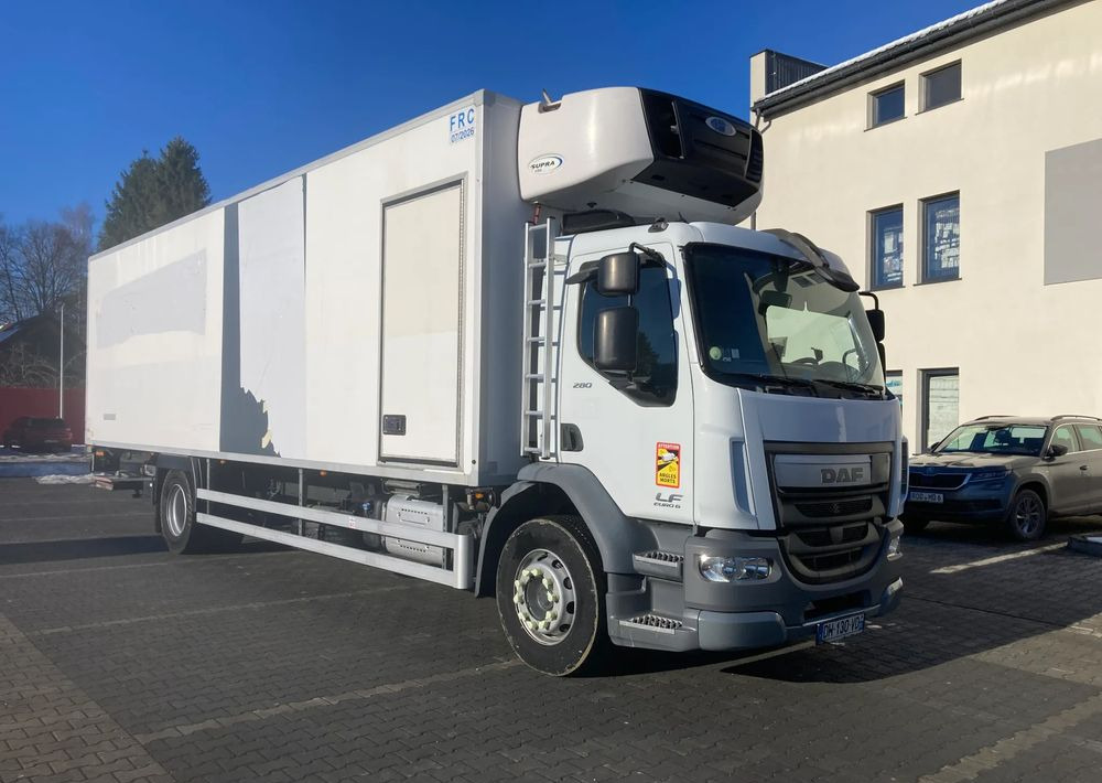 DAF Daf LF 18.280 chłodnia izoterma 22 palety - Kamion hladnjača: slika DAF Daf LF 18.280 chłodnia izoterma 22 palety - Kamion hladnjača DAF Daf LF 18.280 chłodnia izoterma 22 palety - Kamion hladnjača: slika DAF Daf LF 18.280 chłodnia izoterma 22 palety - Kamion hladnjača