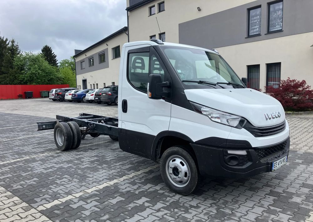 Iveco DAILY 35C13 ramo do zabudowy kiper wywrotka - Kamion-šasija: slika Iveco DAILY 35C13 ramo do zabudowy kiper wywrotka - Kamion-šasija Iveco DAILY 35C13 ramo do zabudowy kiper wywrotka - Kamion-šasija: slika Iveco DAILY 35C13 ramo do zabudowy kiper wywrotka - Kamion-šasija