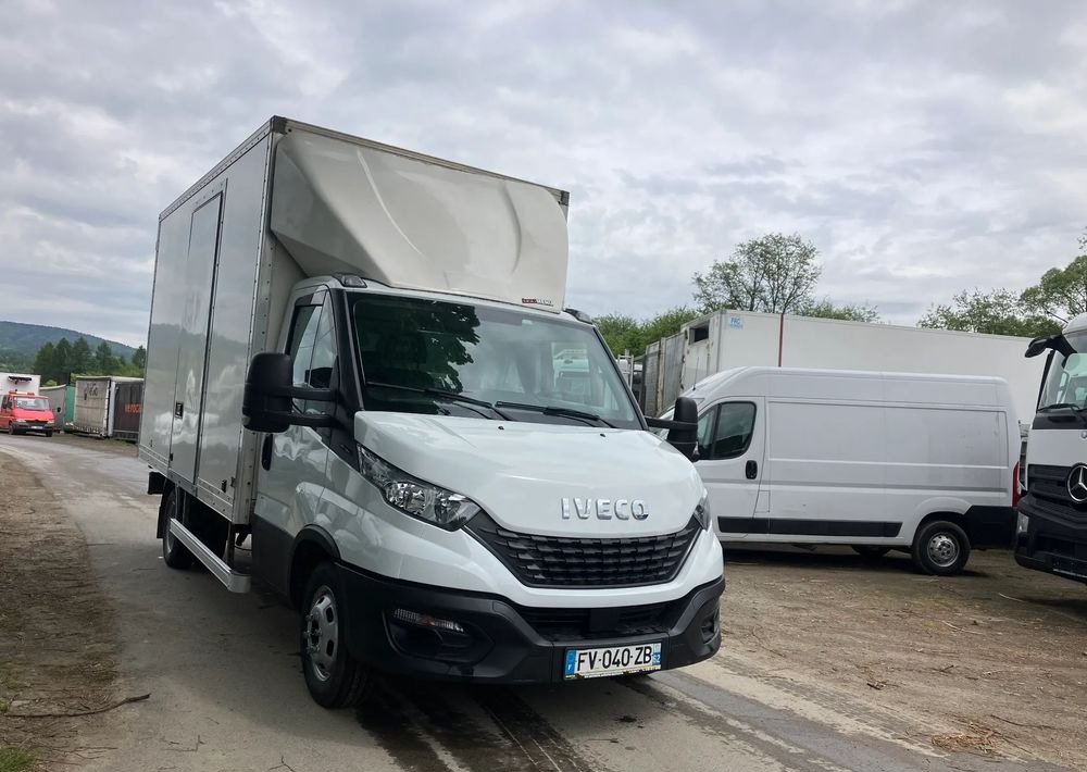 Iveco DAILY 35C16 kontener kurierka 3.0 silnik - Dostavno vozilo sa zatvorenim sandukom: slika Iveco DAILY 35C16 kontener kurierka 3.0 silnik - Dostavno vozilo sa zatvorenim sandukom Iveco DAILY 35C16 kontener kurierka 3.0 silnik - Dostavno vozilo sa zatvorenim sandukom: slika Iveco DAILY 35C16 kontener kurierka 3.0 silnik - Dostavno vozilo sa zatvorenim sandukom