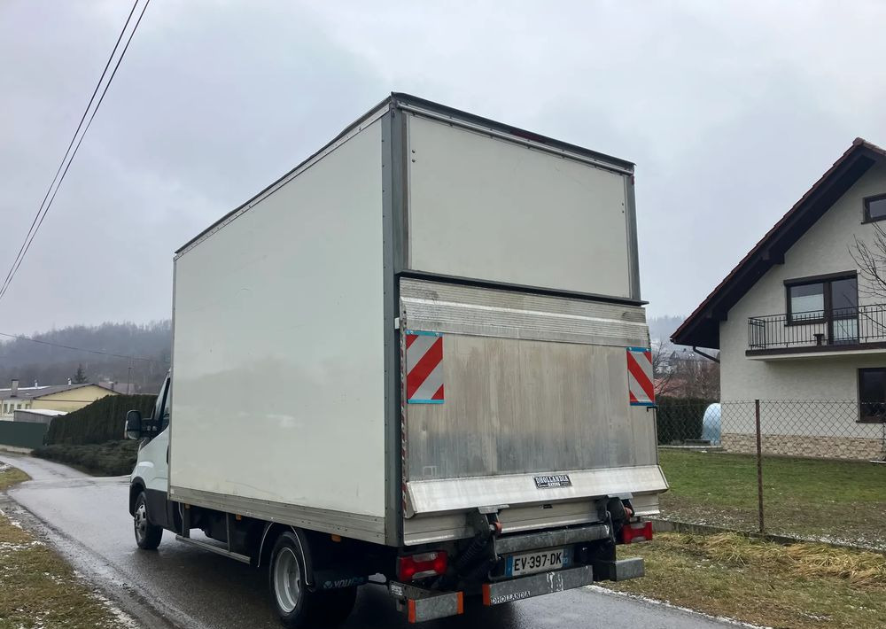 Iveco DAILY 35C16 kontener kurierka winda - Dostavno vozilo sa zatvorenim sandukom: slika Iveco DAILY 35C16 kontener kurierka winda - Dostavno vozilo sa zatvorenim sandukom Iveco DAILY 35C16 kontener kurierka winda - Dostavno vozilo sa zatvorenim sandukom: slika Iveco DAILY 35C16 kontener kurierka winda - Dostavno vozilo sa zatvorenim sandukom