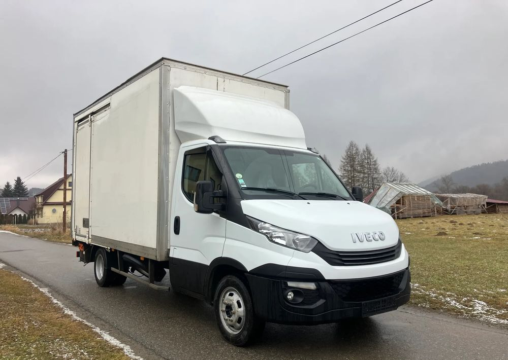 Iveco DAILY 35C16 kontener kurierka winda - Dostavno vozilo sa zatvorenim sandukom: slika Iveco DAILY 35C16 kontener kurierka winda - Dostavno vozilo sa zatvorenim sandukom Iveco DAILY 35C16 kontener kurierka winda - Dostavno vozilo sa zatvorenim sandukom: slika Iveco DAILY 35C16 kontener kurierka winda - Dostavno vozilo sa zatvorenim sandukom