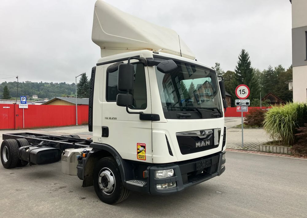MAN Man TGM 12.250 euro 6 ramo do zabudowy Pomoc drogowa laweta kiper - Kamion-šasija: slika MAN Man TGM 12.250 euro 6 ramo do zabudowy Pomoc drogowa laweta kiper - Kamion-šasija MAN Man TGM 12.250 euro 6 ramo do zabudowy Pomoc drogowa laweta kiper - Kamion-šasija: slika MAN Man TGM 12.250 euro 6 ramo do zabudowy Pomoc drogowa laweta kiper - Kamion-šasija