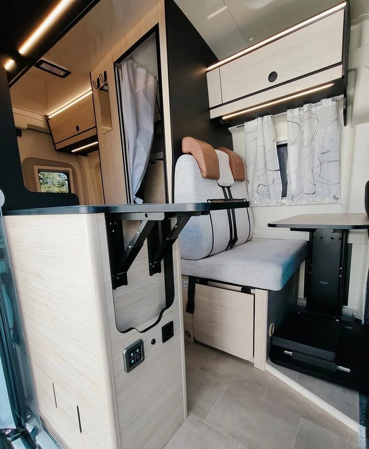 Novi Kamp kombi FORD Rimor NEW Ford Van 238 Truma Diesel Roller Shutters Remis AUTOMAT: slika Novi Kamp kombi FORD Rimor NEW Ford Van 238 Truma Diesel Roller Shutters Remis AUTOMAT Novi Kamp kombi FORD Rimor NEW Ford Van 238 Truma Diesel Roller Shutters Remis AUTOMAT: slika Novi Kamp kombi FORD Rimor NEW Ford Van 238 Truma Diesel Roller Shutters Remis AUTOMAT