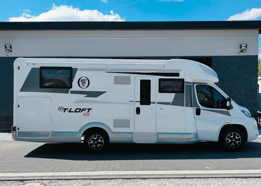 Fiat Ducato Elnagh T-Loft 532 Motorhome | 2024 | Winter Package | Solar Panel | Reversing Camera | Alarm | 17,000 km - Kamper: slika Fiat Ducato Elnagh T-Loft 532 Motorhome | 2024 | Winter Package | Solar Panel | Reversing Camera | Alarm | 17,000 km - Kamper Fiat Ducato Elnagh T-Loft 532 Motorhome | 2024 | Winter Package | Solar Panel | Reversing Camera | Alarm | 17,000 km - Kamper: slika Fiat Ducato Elnagh T-Loft 532 Motorhome | 2024 | Winter Package | Solar Panel | Reversing Camera | Alarm | 17,000 km - Kamper