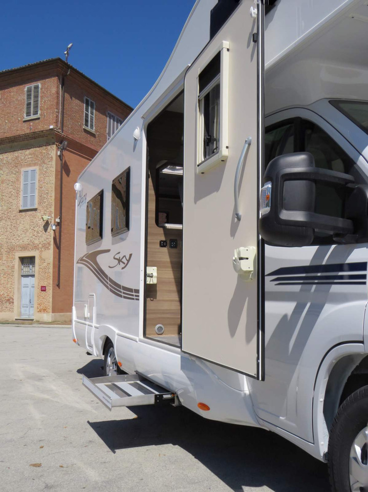 Fiat Ducato - Kamper: slika Fiat Ducato - Kamper Fiat Ducato - Kamper: slika Fiat Ducato - Kamper