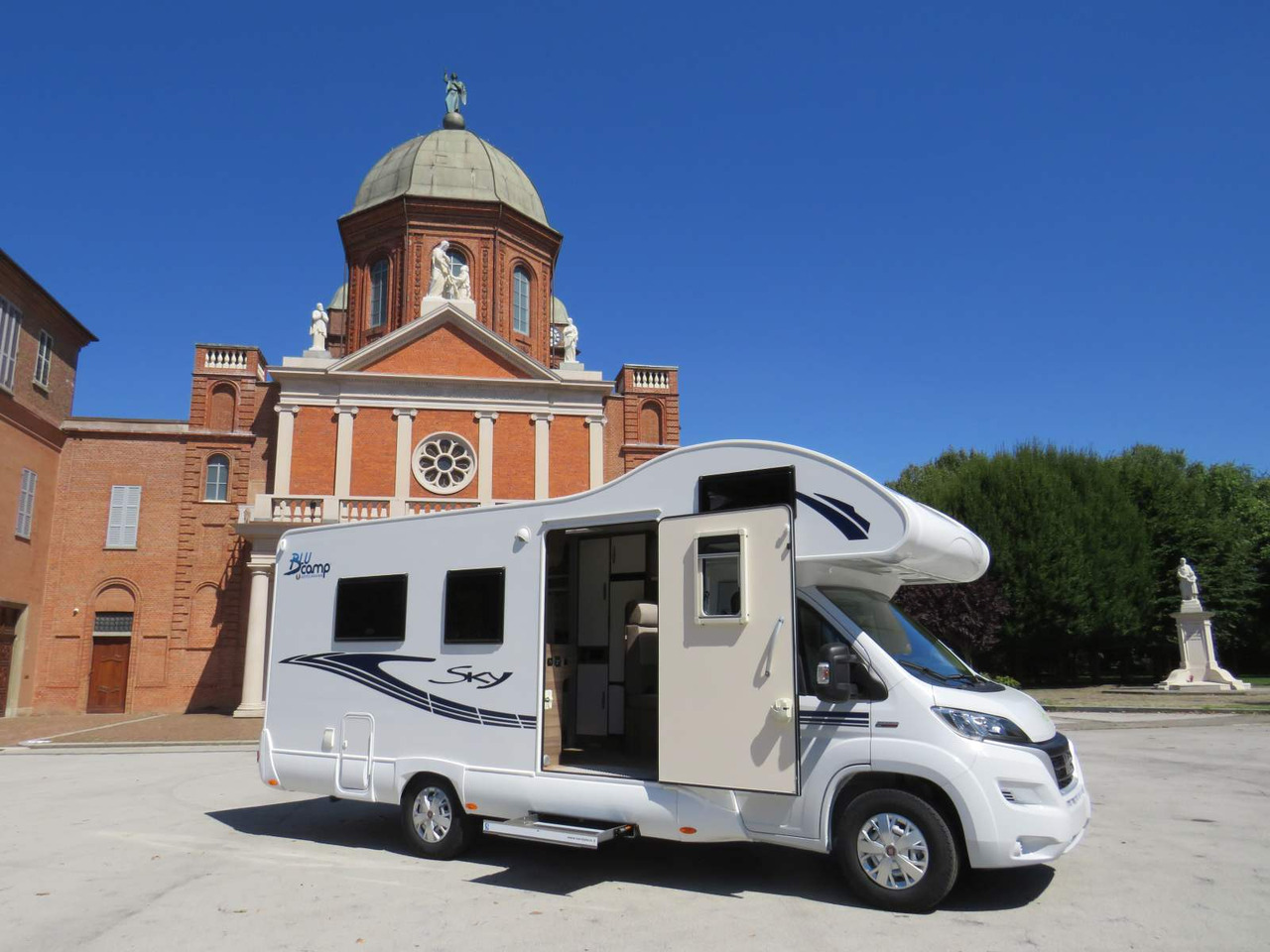 Fiat Ducato - Kamper: slika Fiat Ducato - Kamper Fiat Ducato - Kamper: slika Fiat Ducato - Kamper