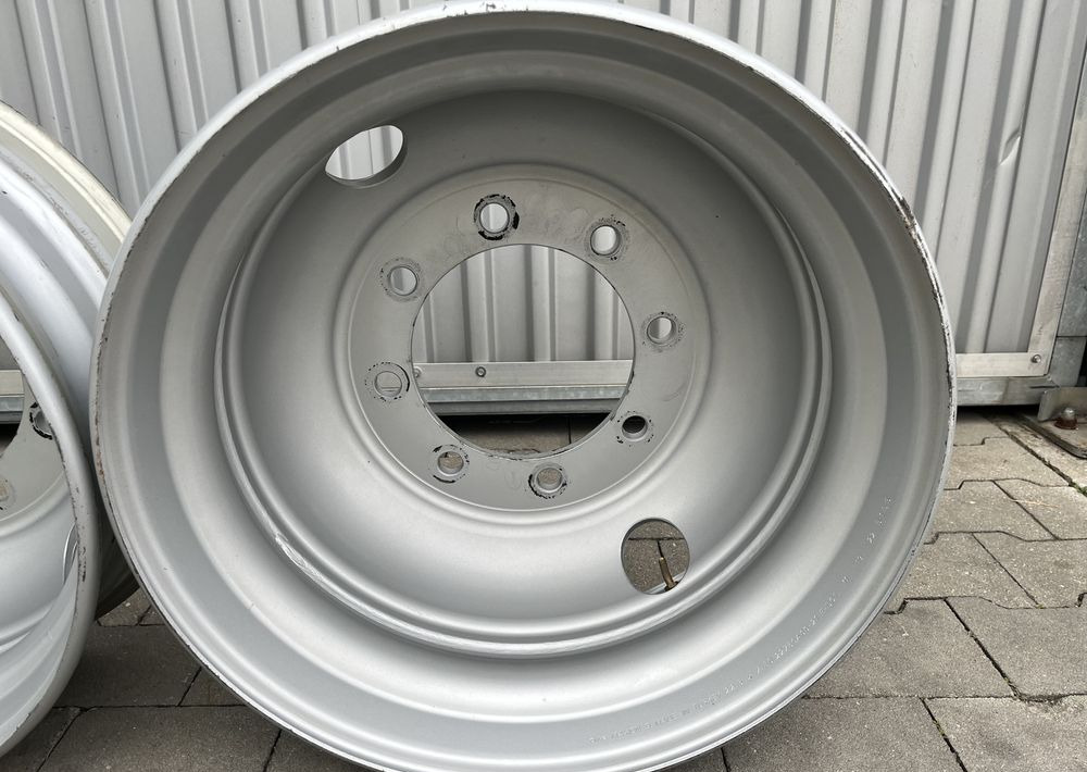 Felgi stalowe 22.5” x 7.5 jak NOWE maxion alive - Felga za Kamion: slika Felgi stalowe 22.5” x 7.5 jak NOWE maxion alive - Felga za Kamion Felgi stalowe 22.5” x 7.5 jak NOWE maxion alive - Felga za Kamion: slika Felgi stalowe 22.5” x 7.5 jak NOWE maxion alive - Felga za Kamion
