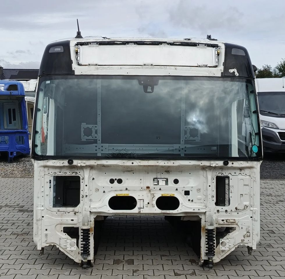 KABINA VOLVO FH4 - Kabina za Kamion: slika KABINA VOLVO FH4 - Kabina za Kamion KABINA VOLVO FH4 - Kabina za Kamion: slika KABINA VOLVO FH4 - Kabina za Kamion