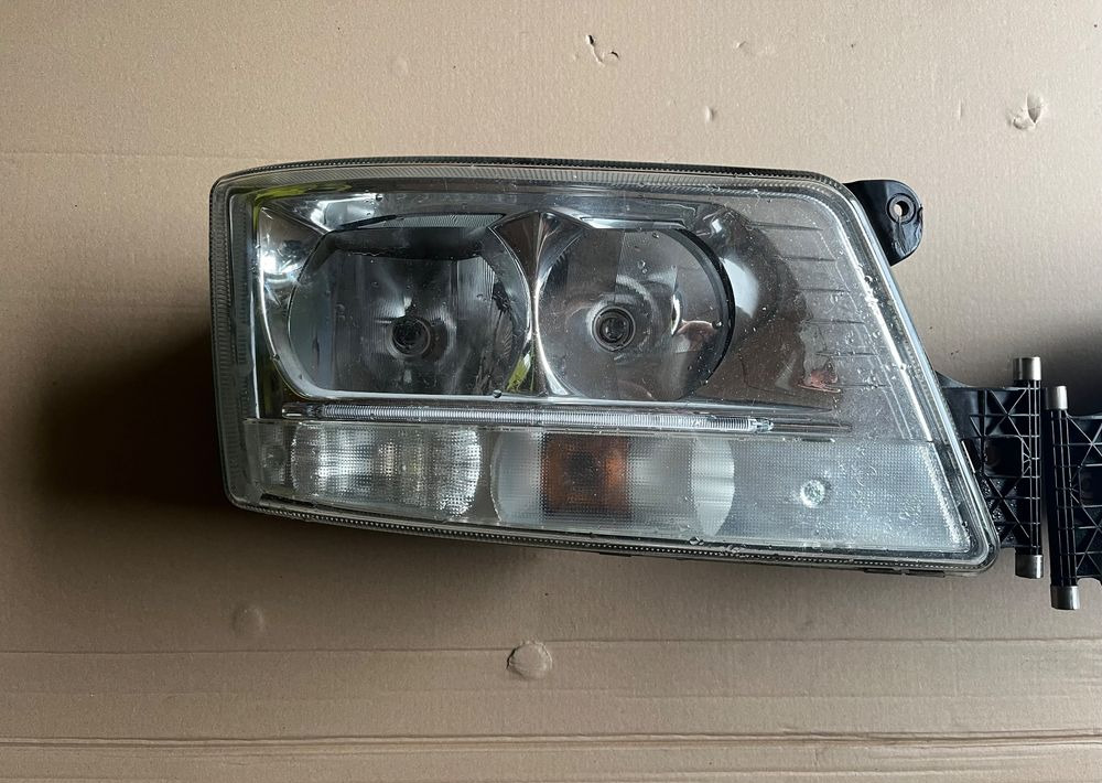 Lampy MAN TGX TGS euro 5 oryginał reflektor - Svjetla/ Rasvjeta za Kamion: slika Lampy MAN TGX TGS euro 5 oryginał reflektor - Svjetla/ Rasvjeta za Kamion Lampy MAN TGX TGS euro 5 oryginał reflektor - Svjetla/ Rasvjeta za Kamion: slika Lampy MAN TGX TGS euro 5 oryginał reflektor - Svjetla/ Rasvjeta za Kamion