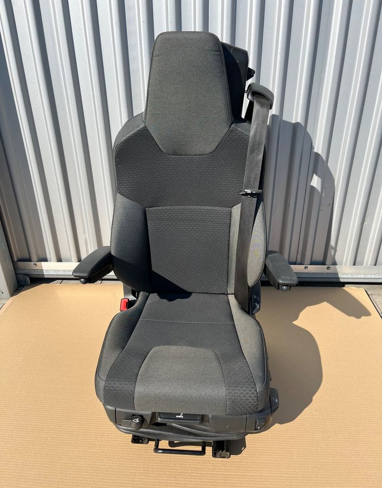 NOWY Fotel kierowcy MAN TG3 TGX nowy model siedzenie lewe - Sjedalo za Kamion: slika NOWY Fotel kierowcy MAN TG3 TGX nowy model siedzenie lewe - Sjedalo za Kamion NOWY Fotel kierowcy MAN TG3 TGX nowy model siedzenie lewe - Sjedalo za Kamion: slika NOWY Fotel kierowcy MAN TG3 TGX nowy model siedzenie lewe - Sjedalo za Kamion
