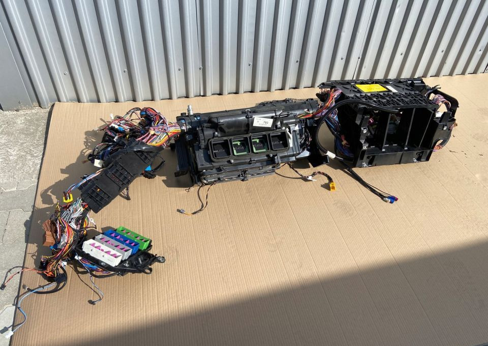 Nagrzewnica Scania S R wiązka instalacja komplet - Kabeli/ Ožičenje za Kamion: slika Nagrzewnica Scania S R wiązka instalacja komplet - Kabeli/ Ožičenje za Kamion Nagrzewnica Scania S R wiązka instalacja komplet - Kabeli/ Ožičenje za Kamion: slika Nagrzewnica Scania S R wiązka instalacja komplet - Kabeli/ Ožičenje za Kamion