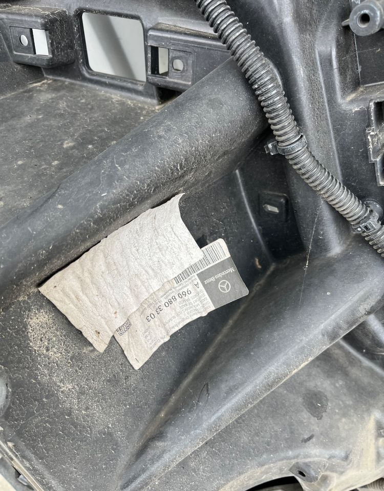 Narożnik zderzaka Mercedes Actros MP4 lampa garnek obudowa halogen - Kut branika za Kamion: slika Narożnik zderzaka Mercedes Actros MP4 lampa garnek obudowa halogen - Kut branika za Kamion Narożnik zderzaka Mercedes Actros MP4 lampa garnek obudowa halogen - Kut branika za Kamion: slika Narożnik zderzaka Mercedes Actros MP4 lampa garnek obudowa halogen - Kut branika za Kamion