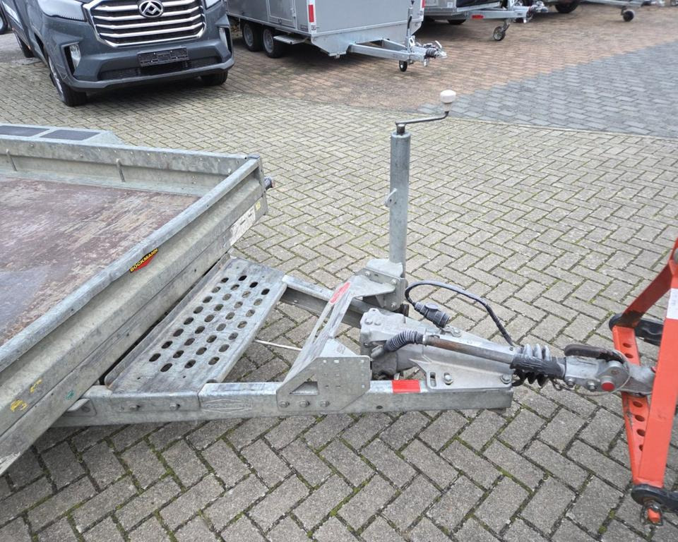 Böckmann Baumaschinentransporter, 3,5 to. Minibagger - Prikolica za radne strojeve: slika Böckmann Baumaschinentransporter, 3,5 to. Minibagger - Prikolica za radne strojeve Böckmann Baumaschinentransporter, 3,5 to. Minibagger - Prikolica za radne strojeve: slika Böckmann Baumaschinentransporter, 3,5 to. Minibagger - Prikolica za radne strojeve