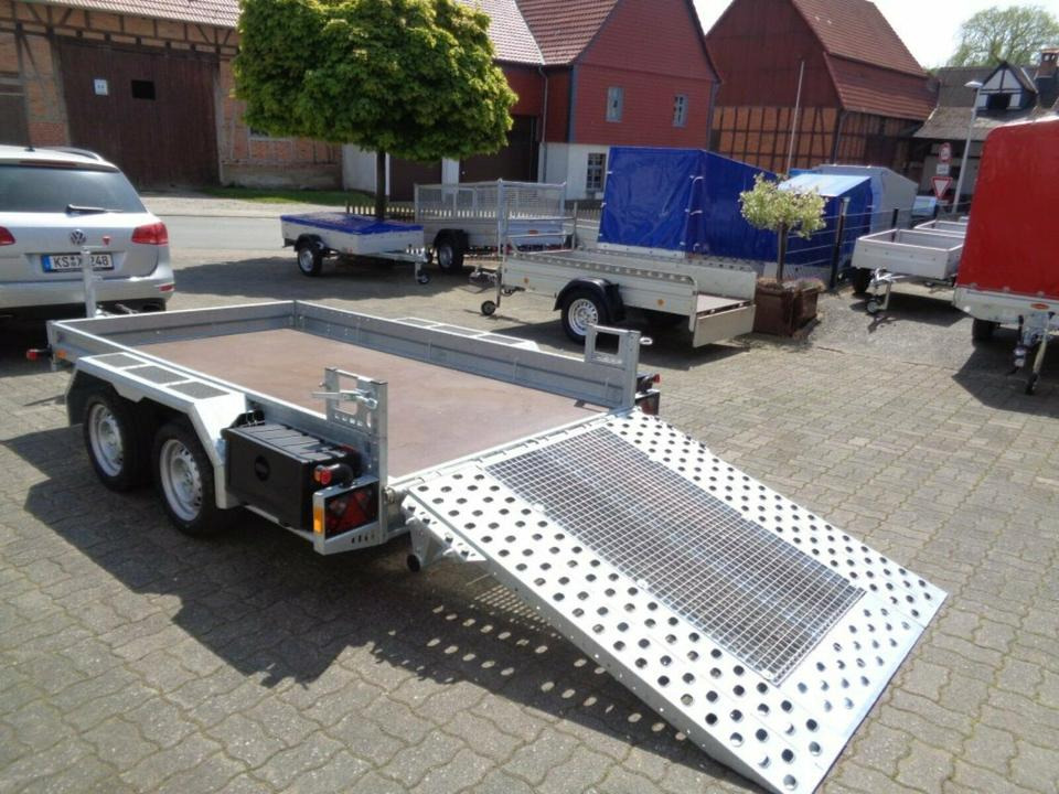 Prikolica za radne strojeve Böckmann PKW-Anhänger, Baumaschinentransporter, 2,7 to. 100 km/h: slika Prikolica za radne strojeve Böckmann PKW-Anhänger, Baumaschinentransporter, 2,7 to. 100 km/h