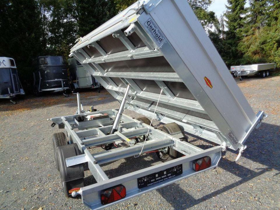 Kiper prikolica Böckmann PKW-Anhänger Elektro Dreiseitenkipper, 2,7 to: slika Kiper prikolica Böckmann PKW-Anhänger Elektro Dreiseitenkipper, 2,7 to