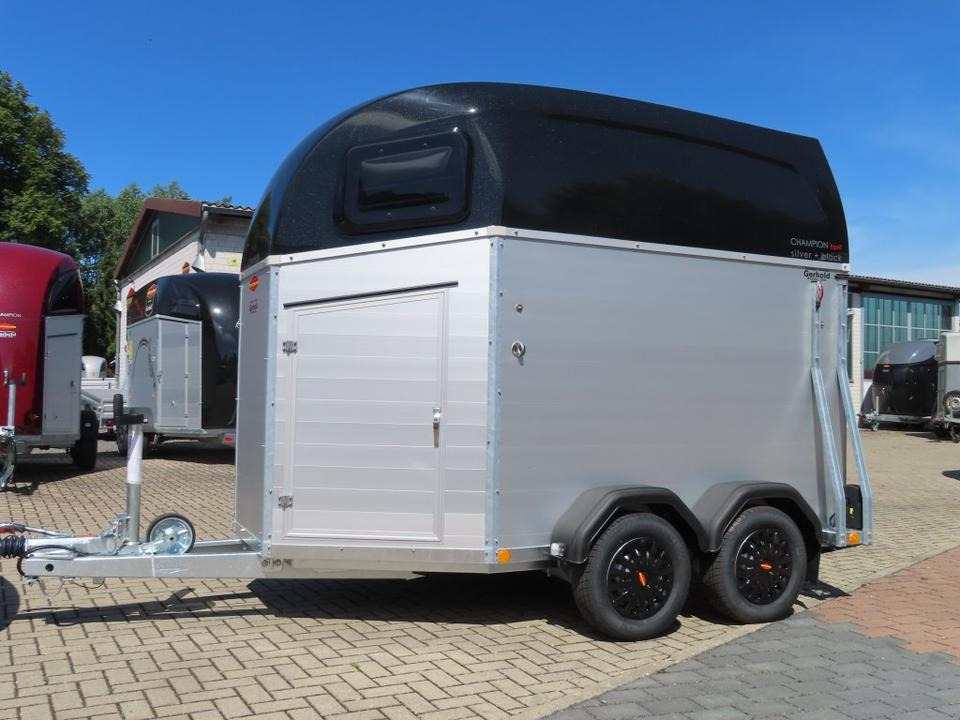 Böckmann Pferdeanhänger Champion Esprit Flügeltür Sattelkammer - Prikolica za konje: slika Böckmann Pferdeanhänger Champion Esprit Flügeltür Sattelkammer - Prikolica za konje Böckmann Pferdeanhänger Champion Esprit Flügeltür Sattelkammer - Prikolica za konje: slika Böckmann Pferdeanhänger Champion Esprit Flügeltür Sattelkammer - Prikolica za konje