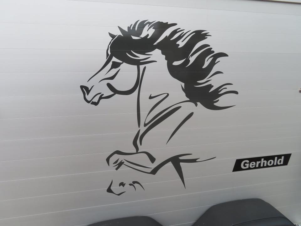 Prikolica za konje Böckmann Pferdeanhänger Champion Esprit ISY Sattelkammer 100km/h: slika Prikolica za konje Böckmann Pferdeanhänger Champion Esprit ISY Sattelkammer 100km/h Prikolica za konje Böckmann Pferdeanhänger Champion Esprit ISY Sattelkammer 100km/h: slika Prikolica za konje Böckmann Pferdeanhänger Champion Esprit ISY Sattelkammer 100km/h