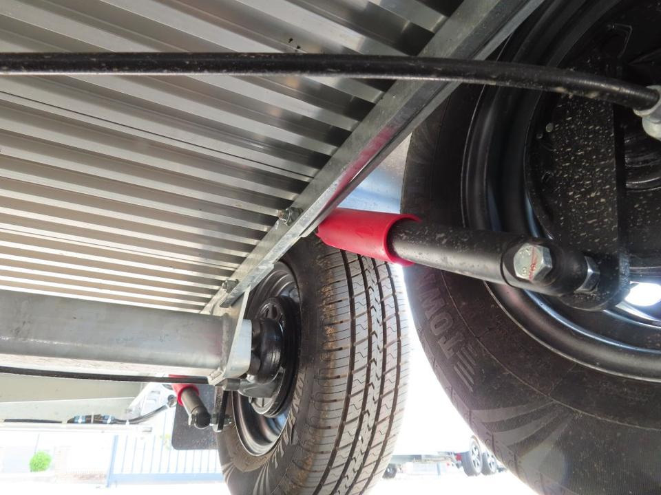 Prikolica za konje Böckmann Pferdeanhänger Champion Esprit ISY Sattelkammer 100km/h: slika Prikolica za konje Böckmann Pferdeanhänger Champion Esprit ISY Sattelkammer 100km/h Prikolica za konje Böckmann Pferdeanhänger Champion Esprit ISY Sattelkammer 100km/h: slika Prikolica za konje Böckmann Pferdeanhänger Champion Esprit ISY Sattelkammer 100km/h