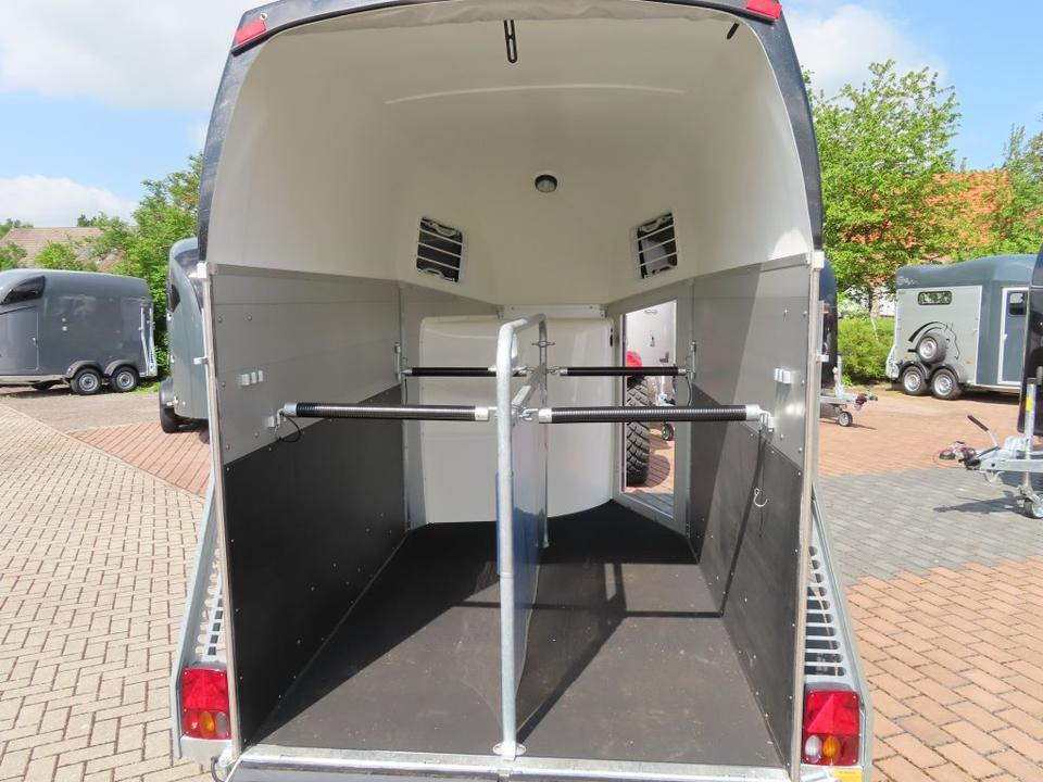 Prikolica za konje Böckmann Pferdeanhänger Champion Esprit ISY Sattelkammer 100km/h: slika Prikolica za konje Böckmann Pferdeanhänger Champion Esprit ISY Sattelkammer 100km/h Prikolica za konje Böckmann Pferdeanhänger Champion Esprit ISY Sattelkammer 100km/h: slika Prikolica za konje Böckmann Pferdeanhänger Champion Esprit ISY Sattelkammer 100km/h