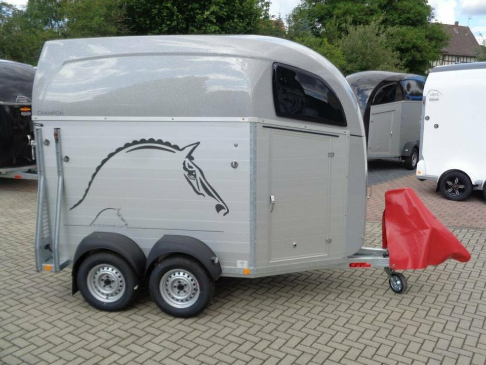 Böckmann Pferdeanhänger Champion R Sattelkammer Aluboden - Prikolica za konje: slika Böckmann Pferdeanhänger Champion R Sattelkammer Aluboden - Prikolica za konje Böckmann Pferdeanhänger Champion R Sattelkammer Aluboden - Prikolica za konje: slika Böckmann Pferdeanhänger Champion R Sattelkammer Aluboden - Prikolica za konje