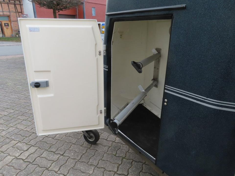 Böckmann Pferdeanhänger, Comfort, Alub. Sattelk. 100 km/h - Prikolica za konje: slika Böckmann Pferdeanhänger, Comfort, Alub. Sattelk. 100 km/h - Prikolica za konje Böckmann Pferdeanhänger, Comfort, Alub. Sattelk. 100 km/h - Prikolica za konje: slika Böckmann Pferdeanhänger, Comfort, Alub. Sattelk. 100 km/h - Prikolica za konje