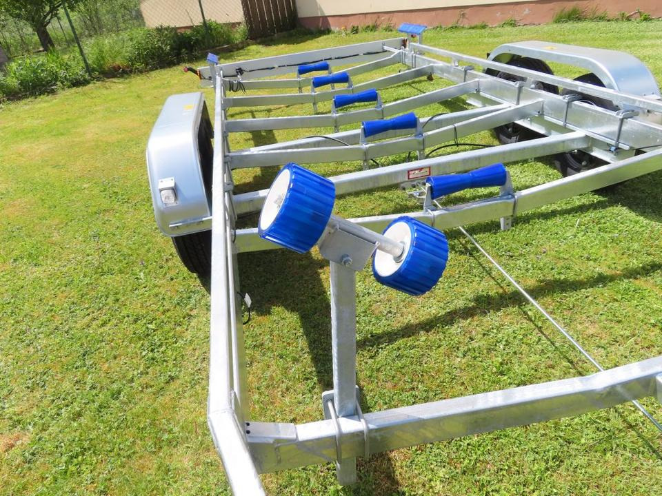 Böckmann TPV, PKW Anhänger, Bootstrailer, 3,5 to. Winde, 100 km/h - Prikolica za plovila: slika Böckmann TPV, PKW Anhänger, Bootstrailer, 3,5 to. Winde, 100 km/h - Prikolica za plovila Böckmann TPV, PKW Anhänger, Bootstrailer, 3,5 to. Winde, 100 km/h - Prikolica za plovila: slika Böckmann TPV, PKW Anhänger, Bootstrailer, 3,5 to. Winde, 100 km/h - Prikolica za plovila