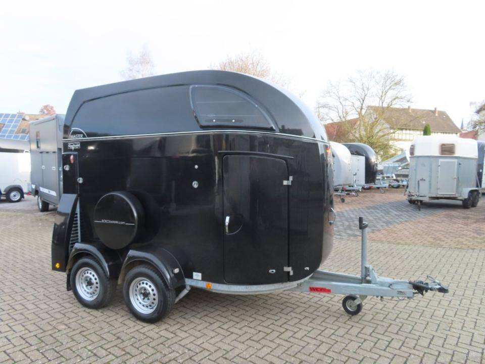 Pferdeanhänger Böckmann Master, Aluboden Sattelkammer 100 Km/h - Prikolica za konje: slika Pferdeanhänger Böckmann Master, Aluboden Sattelkammer 100 Km/h - Prikolica za konje Pferdeanhänger Böckmann Master, Aluboden Sattelkammer 100 Km/h - Prikolica za konje: slika Pferdeanhänger Böckmann Master, Aluboden Sattelkammer 100 Km/h - Prikolica za konje