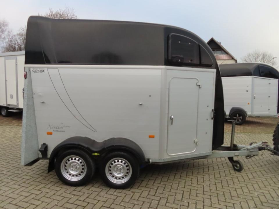Pferdeanhänger Humbaur, Xanthos Aero, 100 km/h Sattelkammer - Prikolica za konje: slika Pferdeanhänger Humbaur, Xanthos Aero, 100 km/h Sattelkammer - Prikolica za konje Pferdeanhänger Humbaur, Xanthos Aero, 100 km/h Sattelkammer - Prikolica za konje: slika Pferdeanhänger Humbaur, Xanthos Aero, 100 km/h Sattelkammer - Prikolica za konje