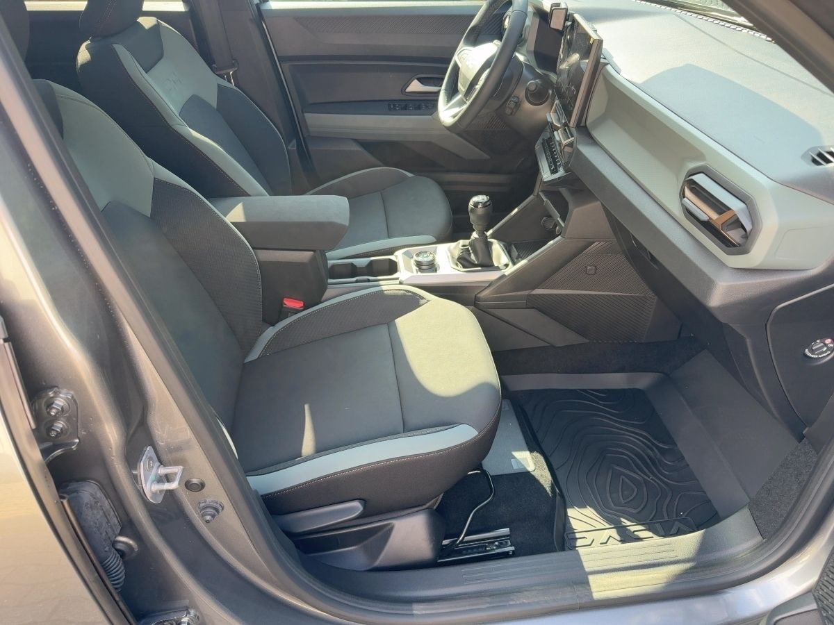 SUV Dacia Bigster Extreme mild hybrid TCe130 4X4 ALLRAD: slika SUV Dacia Bigster Extreme mild hybrid TCe130 4X4 ALLRAD
