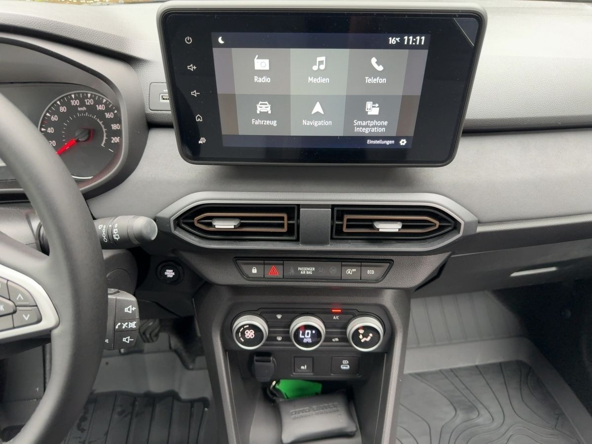 Karavan Dacia Jogger Extreme TCe110 5-Sitzer NAVI/RESERVERAD: slika Karavan Dacia Jogger Extreme TCe110 5-Sitzer NAVI/RESERVERAD
