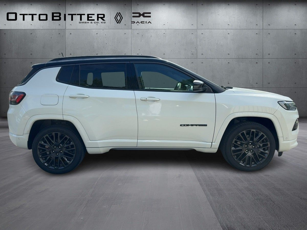 Jeep Compass 1.3 Plug-In Hybrid S ALLRAD LEDER - SUV: slika Jeep Compass 1.3 Plug-In Hybrid S ALLRAD LEDER - SUV Jeep Compass 1.3 Plug-In Hybrid S ALLRAD LEDER - SUV: slika Jeep Compass 1.3 Plug-In Hybrid S ALLRAD LEDER - SUV