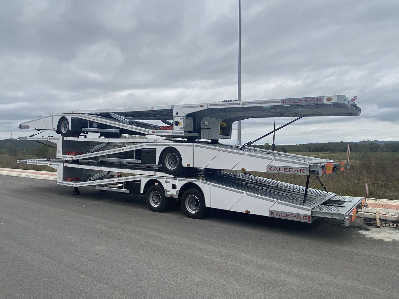 KALEPAR KLP119V4 4er-Autotransporter 1xAchse VDI - Poluprikolica za prijevoz automobila: slika KALEPAR KLP119V4 4er-Autotransporter 1xAchse VDI - Poluprikolica za prijevoz automobila KALEPAR KLP119V4 4er-Autotransporter 1xAchse VDI - Poluprikolica za prijevoz automobila: slika KALEPAR KLP119V4 4er-Autotransporter 1xAchse VDI - Poluprikolica za prijevoz automobila