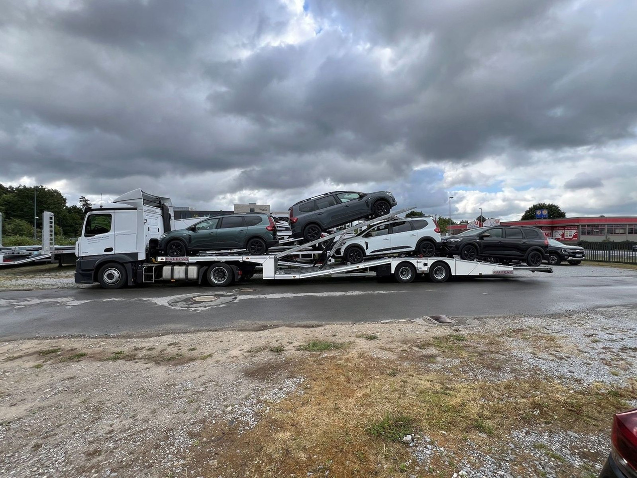 KALEPAR KLP228V4 4er-Autotransporter 2xAchse VDI - Poluprikolica za prijevoz automobila: slika KALEPAR KLP228V4 4er-Autotransporter 2xAchse VDI - Poluprikolica za prijevoz automobila KALEPAR KLP228V4 4er-Autotransporter 2xAchse VDI - Poluprikolica za prijevoz automobila: slika KALEPAR KLP228V4 4er-Autotransporter 2xAchse VDI - Poluprikolica za prijevoz automobila