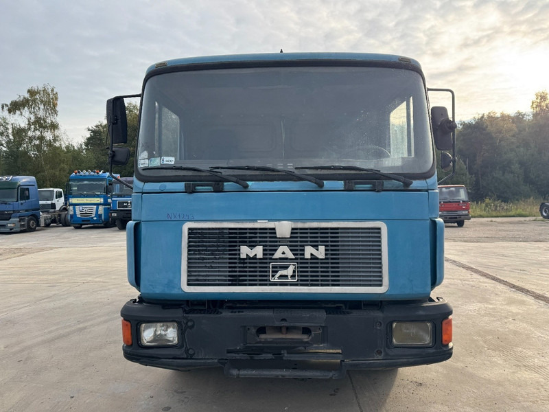 MAN 18.232 (12.000L / STEEL SUSPENSION / 6 CYLINDER WITH MANUAL PUMP) - Vakum kamion: slika MAN 18.232 (12.000L / STEEL SUSPENSION / 6 CYLINDER WITH MANUAL PUMP) - Vakum kamion MAN 18.232 (12.000L / STEEL SUSPENSION / 6 CYLINDER WITH MANUAL PUMP) - Vakum kamion: slika MAN 18.232 (12.000L / STEEL SUSPENSION / 6 CYLINDER WITH MANUAL PUMP) - Vakum kamion