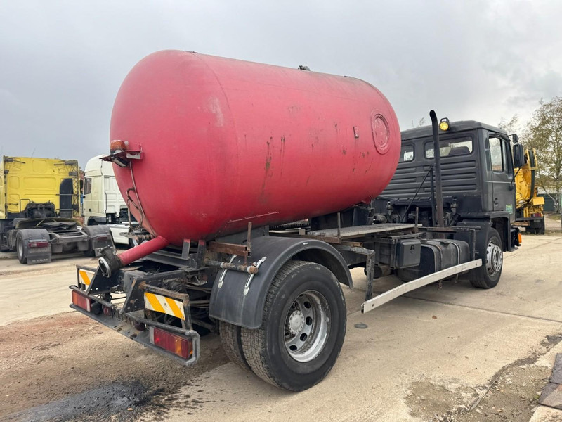 MAN 18.232 (8000 L / 6 CYLINDER WITH MANUAL PUMP / STEEL SUSPENSION) - Vakum kamion: slika MAN 18.232 (8000 L / 6 CYLINDER WITH MANUAL PUMP / STEEL SUSPENSION) - Vakum kamion MAN 18.232 (8000 L / 6 CYLINDER WITH MANUAL PUMP / STEEL SUSPENSION) - Vakum kamion: slika MAN 18.232 (8000 L / 6 CYLINDER WITH MANUAL PUMP / STEEL SUSPENSION) - Vakum kamion