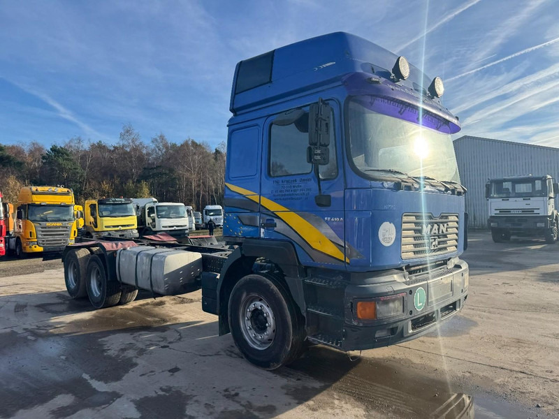 MAN 26.410 (BIG AXLE / 10 TIRES / 6X4 / 6 CYLINDER / MANUAL GEARBOX) - Kamion-šasija: slika MAN 26.410 (BIG AXLE / 10 TIRES / 6X4 / 6 CYLINDER / MANUAL GEARBOX) - Kamion-šasija MAN 26.410 (BIG AXLE / 10 TIRES / 6X4 / 6 CYLINDER / MANUAL GEARBOX) - Kamion-šasija: slika MAN 26.410 (BIG AXLE / 10 TIRES / 6X4 / 6 CYLINDER / MANUAL GEARBOX) - Kamion-šasija
